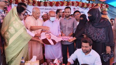 প্রধানমন্ত্রীর উদ্যোগে বাড়ি পেল শহীদ ও অগ্নিসংযোগে ক্ষতিগ্রস্ত ৬ পরিবার