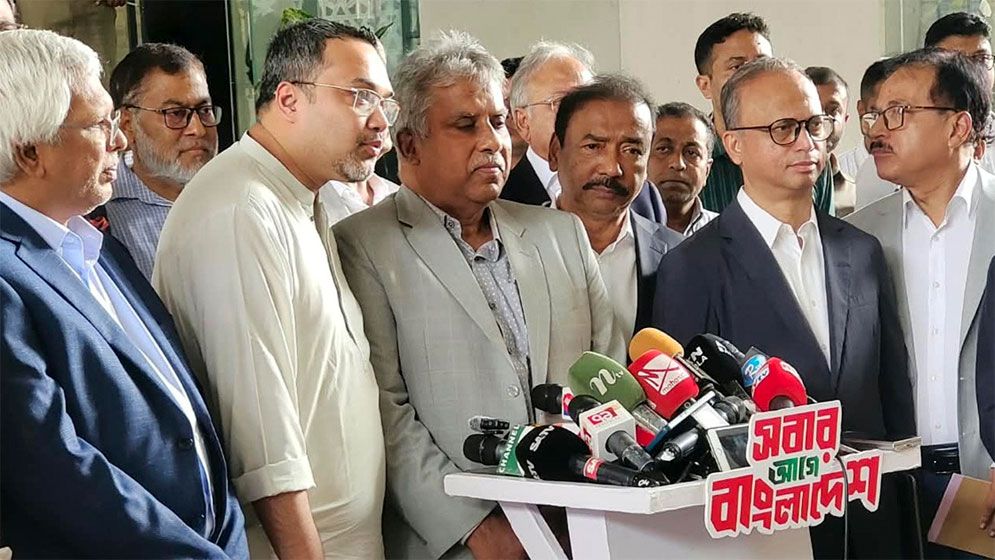 শিল্পকারখানায় কাল থেকে বিদ্যুৎ-গ্যাস সরবরাহ বাড়ানোর আশ্বাস প্রধানমন্ত্রীর