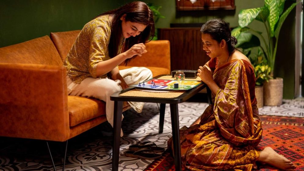 কলকাতায় পুরস্কৃত হলো  ‘জয়া আর শারমিন’