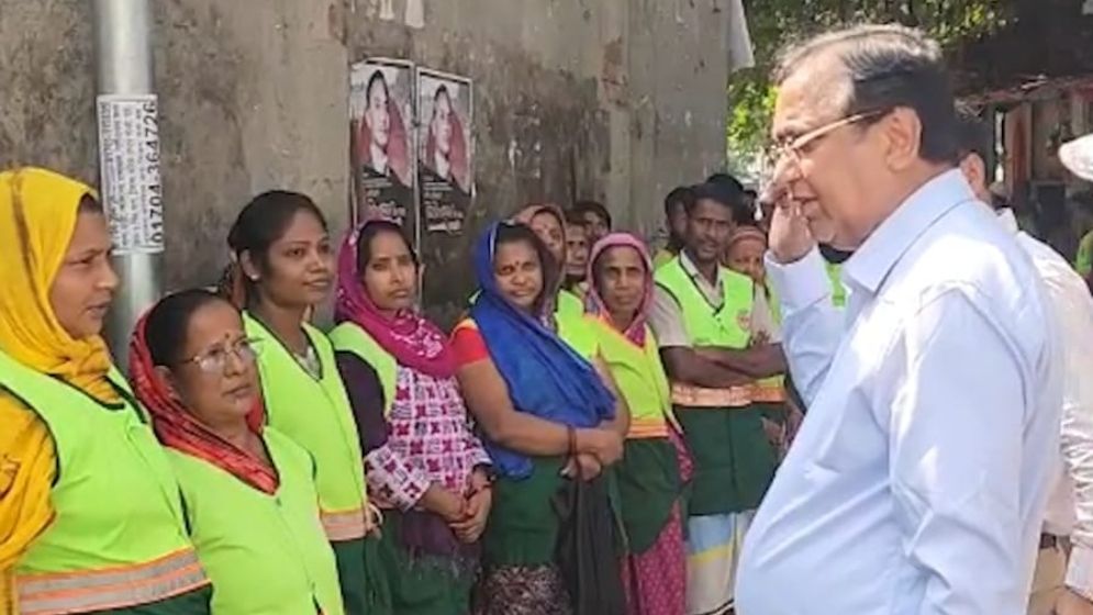 প্রটোকল ছাড়াই ডিএসসিসি কার্যালয়ে প্রশাসকের ঝটিকা পরিদর্শন