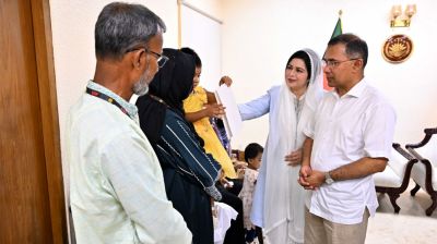 প্রধানমন্ত্রীর সঙ্গে শহীদ সেনাসদস্যদের পরিবারের সাক্ষাৎ, পেল আর্থিক সহায়তা