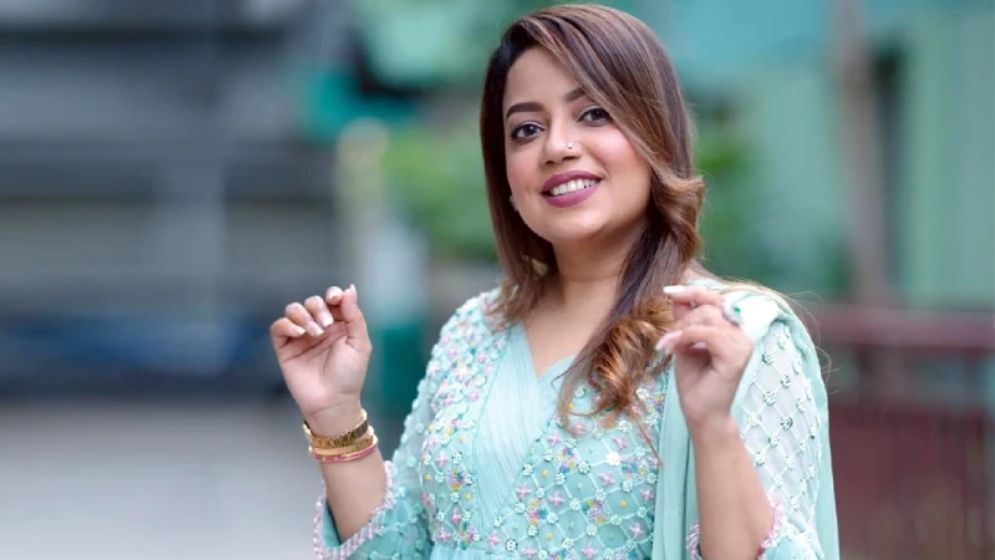প্রেমের গুঞ্জন উড়িয়ে কনার চমক, ‘আমি সুপার সিঙ্গেল’