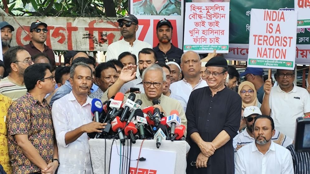 ফ্যাসিস্ট হাসিনাকে ফেরত না দিয়ে ভারত চক্রান্ত করছে: রিজভী