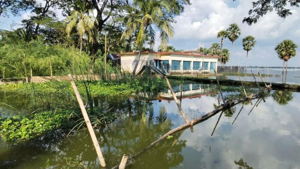 মনিরামপুরে ভবদহের জলাবদ্ধতায় ৩৪ শিক্ষাপ্রতিষ্ঠান পানিবন্দী