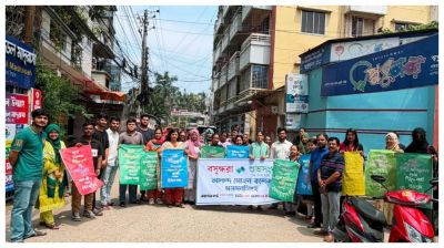 সড়ক দুর্ঘটনা রোধে ময়মনসিংহে সচেতনতামূলক পোস্টার প্রদর্শন