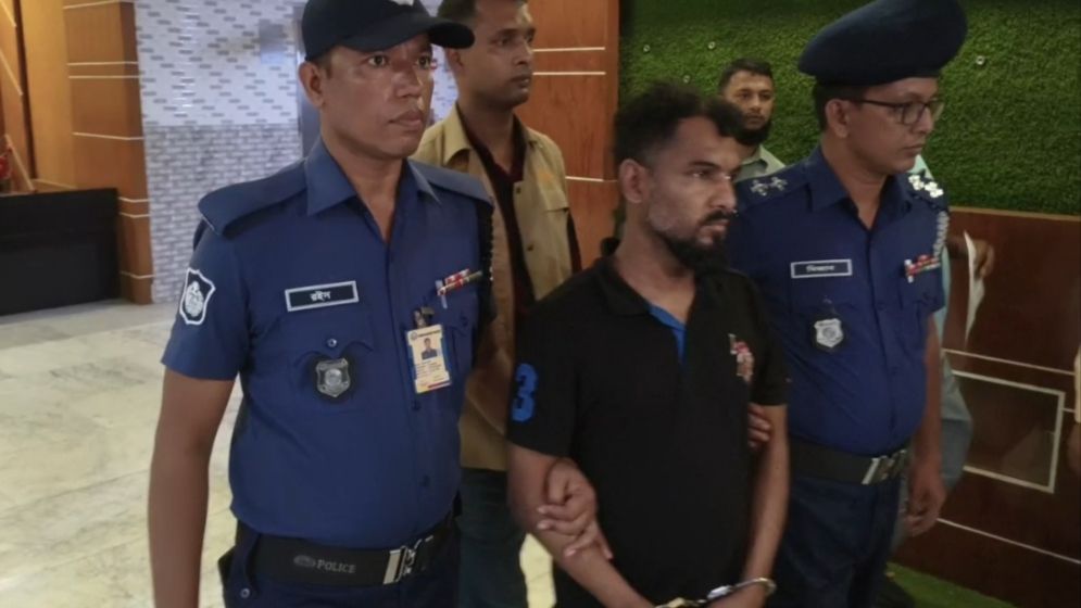 ফরিদপুরের ভাঙ্গায় প্রকাশ্যে গুলি ছোঁড়া আলোচিত হামিদুল গ্রেপ্তার
