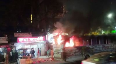 মিরপুরে দুই বাসে আগুন
