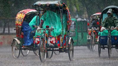 ঝড়ো বাতাসের পর রাজধানীতে তুমুল বৃষ্টি