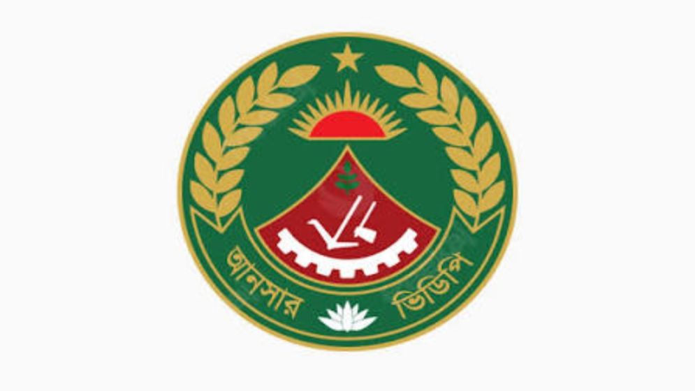 শাহজালাল বিমানবন্দরে উত্তেজনা, পরিস্থিতি নিয়ন্ত্রণে আনসার সদস্যদের দায়িত্বশীল ভূমিকা