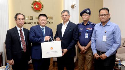 সাইবার নিরাপত্তা নিয়ে চীনা রাষ্ট্রদূতের সঙ্গে স্বরাষ্ট্রমন্ত্রীর বৈঠক