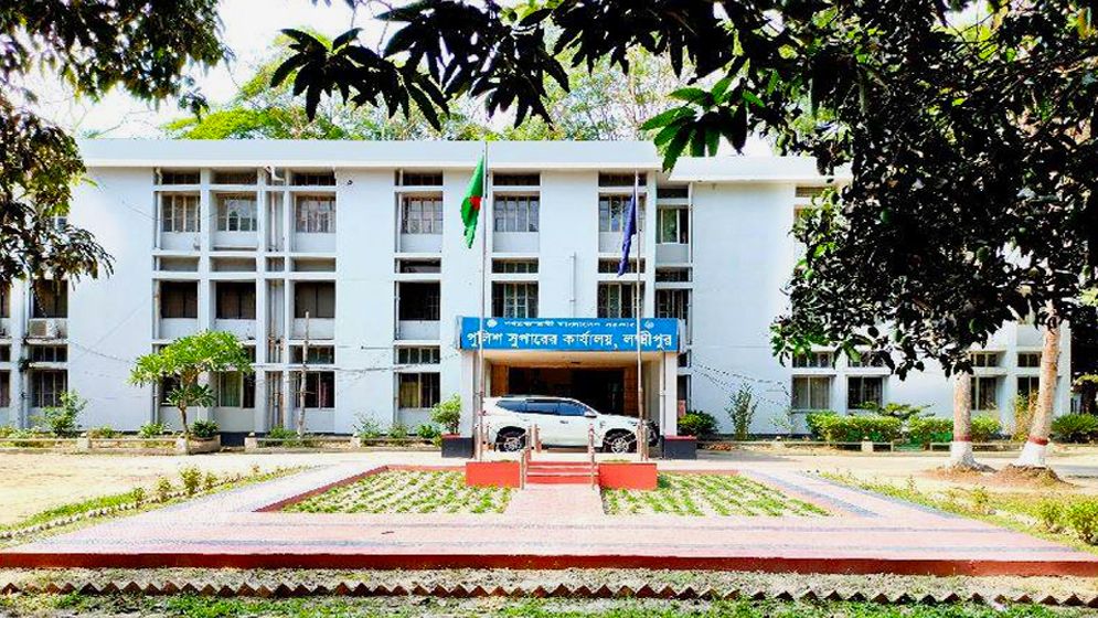২২ ভরি স্বর্ণ নিয়ে পলাতক ব্যবসায়ী পুলিশের হাতে আটক