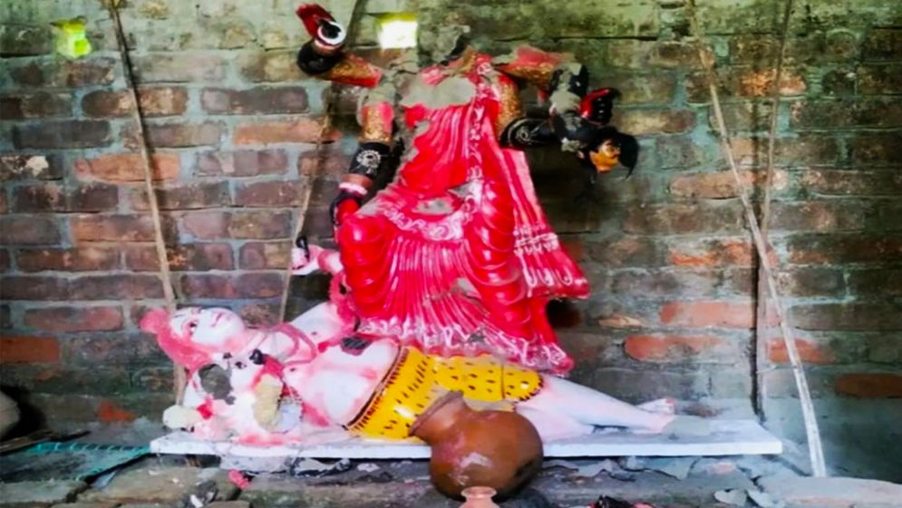 বাগেরহাটে সর্বজনীন কালী মন্দিরের প্রতিমা ভাঙচুর