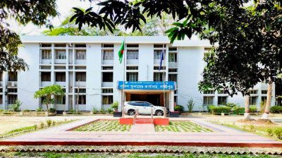 ২২ ভরি স্বর্ণ নিয়ে পলাতক ব্যবসায়ী পুলিশের হাতে আটক