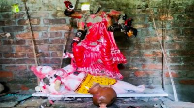 বাগেরহাটে সর্বজনীন কালী মন্দিরের প্রতিমা ভাঙচুর