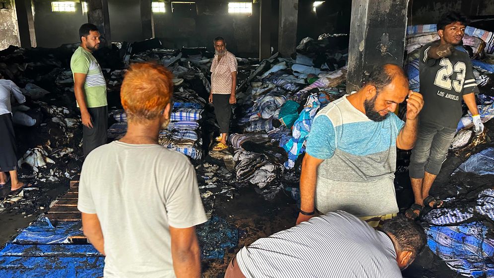 রূপগঞ্জে ফিনিশিং মিলে ভয়াবহ আগুন, পুড়ে ছাই দেড় কোটি টাকার কাপড়