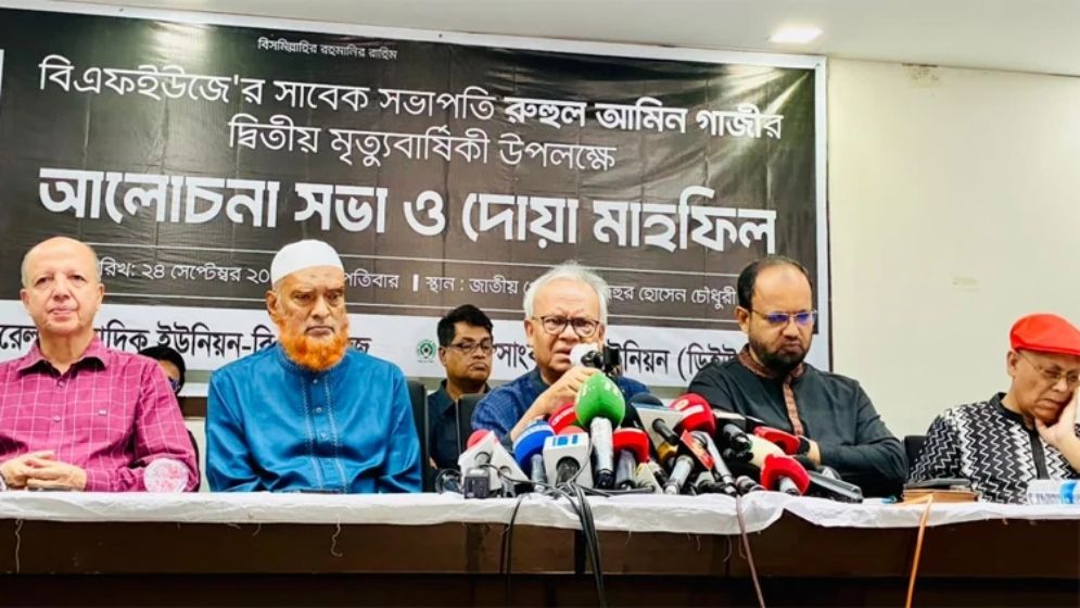 ফ্যাসিবাদের ফেরা ঠেকাতে রাজনৈতিক দলগুলোর মধ্যে ঐক্য প্রয়োজন: রিজভী