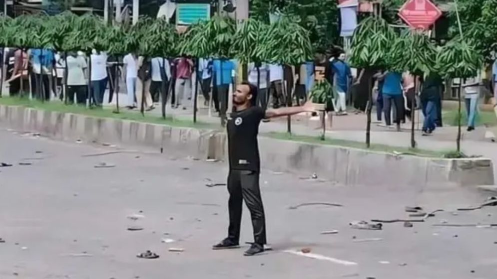 শহীদ আবু সাঈদের বাড়ি ও কবরস্থানের উন্নয়নে ১ কোটি টাকা বরাদ্দ