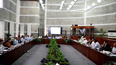 জ্বালানির দাম সহনীয় রাখতে বাস্তবসম্মত পরিকল্পনার নির্দেশ সংসদীয় কমিটির