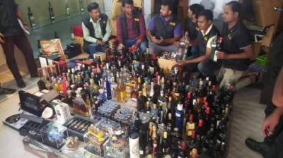 ডিএনসির যৌথ অভিযানে মদের ওয়্যারহাউজ সিলগালা