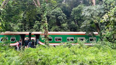 মৌলভীবাজারে পাহাড়িকা এক্সপ্রেসের সাত বগি বিচ্ছিন্ন, সিলেটের সঙ্গে রেল যোগাযোগ বন্ধ
