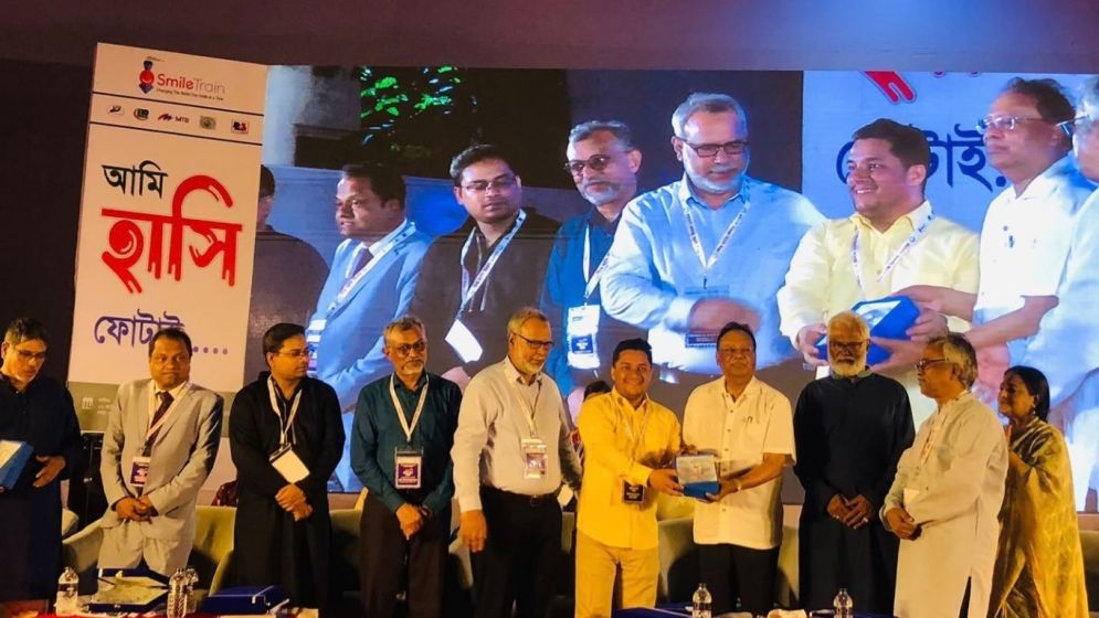 বিশেষ চাহিদাসম্পন্ন শিশুদের সেবায় অবদানের স্বীকৃতি পেলেন রাজু আহমেদ