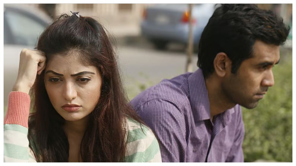 অসুখী সম্পর্কে সুখ ফেরাবেন যেভাবে