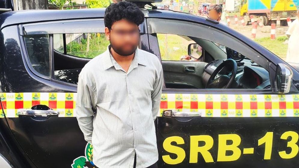 নীলফামারীর কলেজছাত্রী ধর্ষণ মামলার আসামি লালমনিরহাটে গ্রেপ্তার