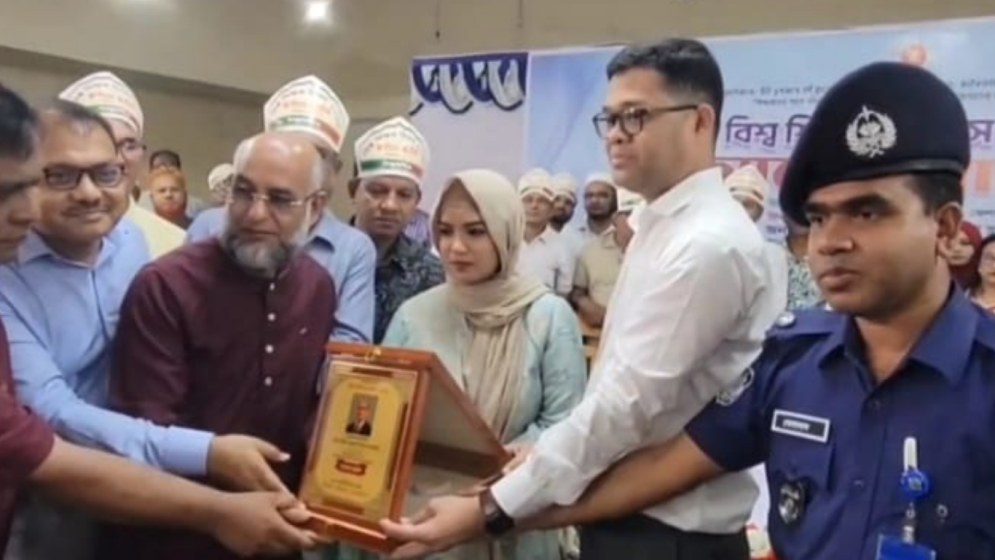 ঠাকুরগাঁওয়ে রাষ্ট্রপতিকে গুণী শিক্ষকের সম্মান দান