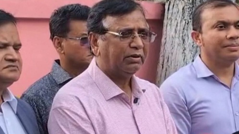 উচ্ছেদের পর ফুটপাতে হকার বসলে কঠোর আইন প্রয়োগ: ডিএসসিসি প্রশাসক