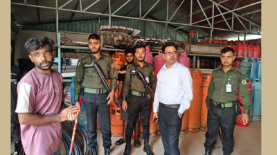 নারায়ণগঞ্জে বেশি দামে এলপিজি বিক্রির দা‌য়ে দুই ব্যবসায়ীকে ৬৫ হাজার টাকা জরিমানা