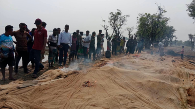 টাঙ্গুয়ার হাওরে ৬ লাখ টাকার অবৈধ জাল জব্দ করে পুড়িয়ে ছাই
