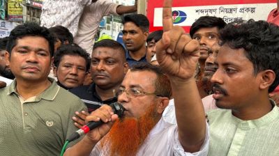 সরকারকে ৪৮ ঘণ্টার আল্টিমেটাম অটোরিকশা চালকদের