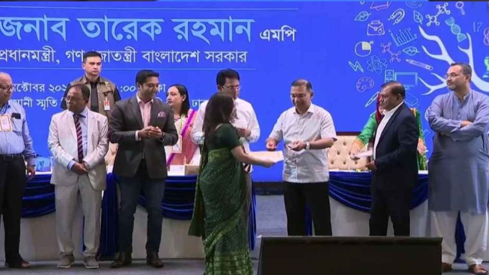 বিশ্ব শিক্ষক দিবসে শতাধিক গুণী শিক্ষককে সম্মাননা দিলেন প্রধানমন্ত্রী