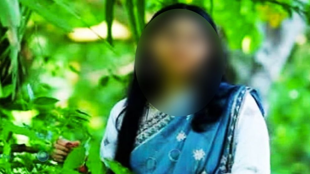 কক্সবাজারে ইজিবাইকের চাকায় ওড়না পেঁচিয়ে নারী পর্যটকের মৃত্যু