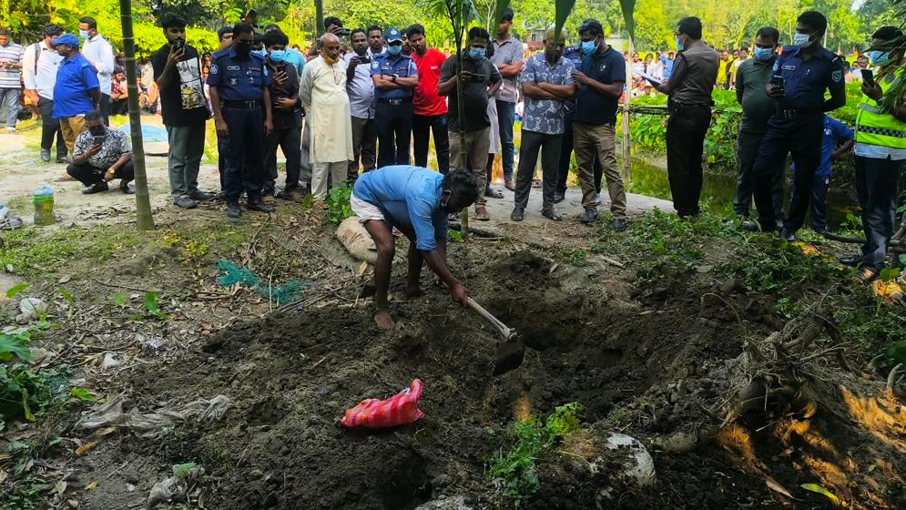 ঢাকায় হত্যার পর নীলফামারীতে মাটিচাপা, মাটি খুঁড়ে মরদেহ উদ্ধার