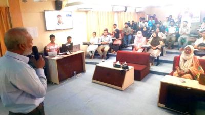 বরিশাল বিশ্ববিদ্যালয়ে শিক্ষার্থীদের মুখোমুখি লেখক হারুন হাবীব