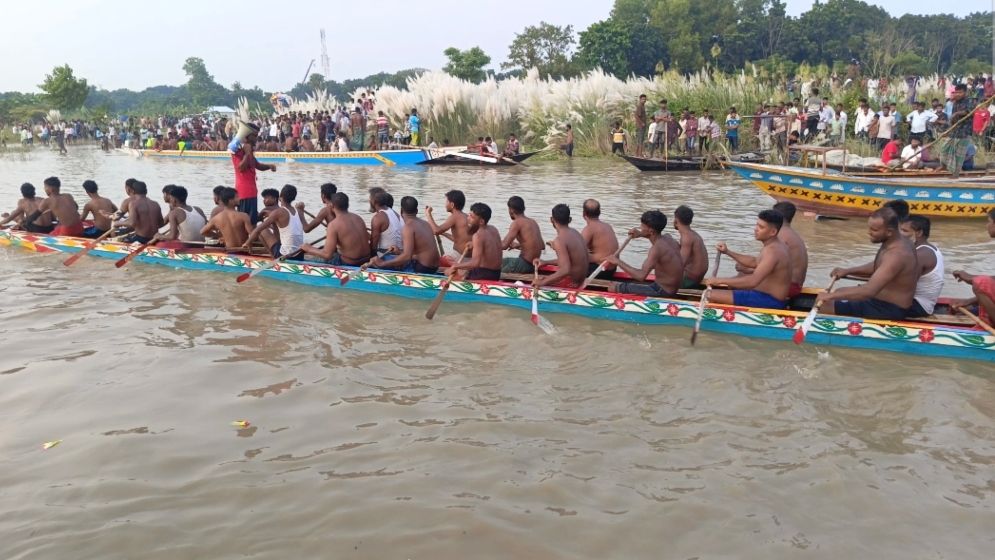 মধুমতীতে নৌকা বাইচ, মাদকমুক্ত সমাজ গড়ার আহ্বান