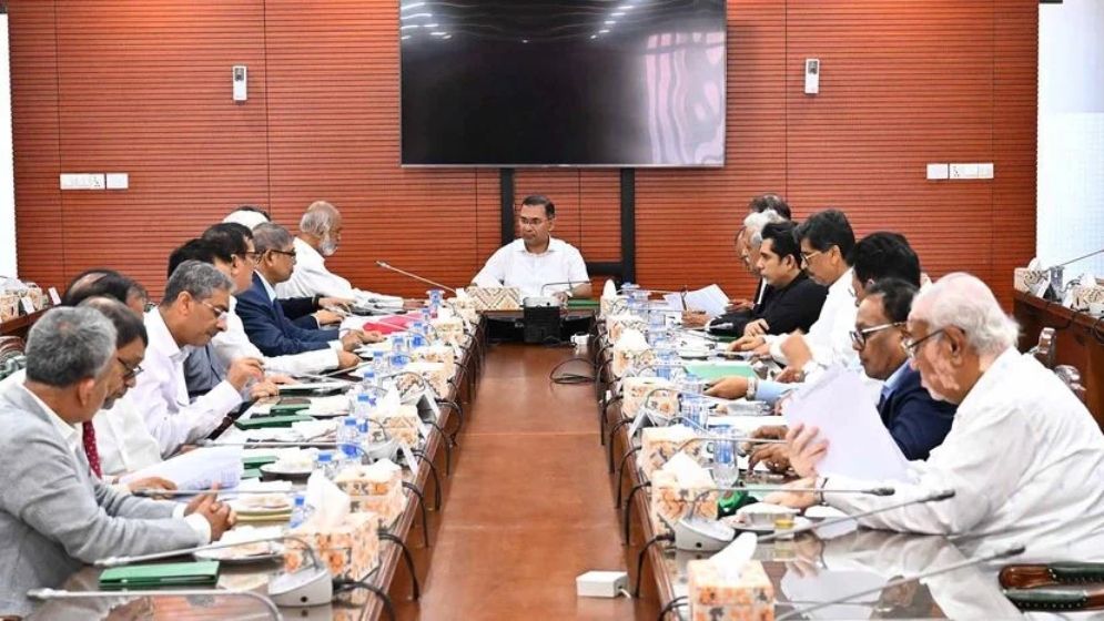 ঢাকার গণপরিবহনে শৃঙ্খলা ফেরাতে বৈঠকে প্রধানমন্ত্রী