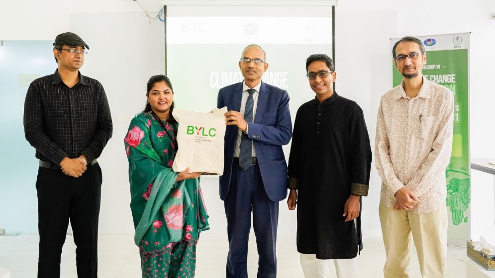 কপ৩১-এ বাংলাদেশের কণ্ঠস্বর তুলে ধরতে তরুণদের প্রস্তুত করছে বিওয়াইএলসি ও পরিবেশ অধিদপ্তর