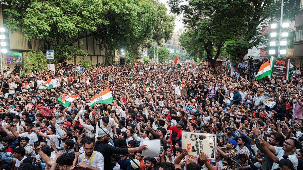 দিল্লিতে বিক্ষোভ দমনে মমতা-কেজরিওয়ালসহ আটক পাঁচ হাজার