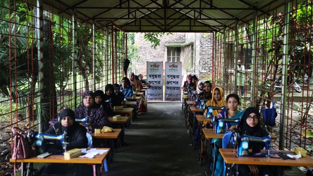 বসুন্ধরা শুভসংঘের সহায়তায় স্বাবলম্বী হওয়ার স্বপ্ন দেখছেন নেত্রকোনার ৪০ নারী