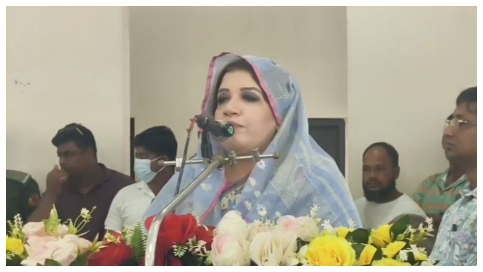 দলীয় পরিচয় না দেখে ফ্যামিলি কার্ড বাস্তবায়নের নির্দেশ প্রতিমন্ত্রীর