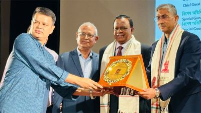 গান্ধী গুডউইল অ্যাওয়ার্ড পেলেন কালের কণ্ঠের ফারুক মেহেদী