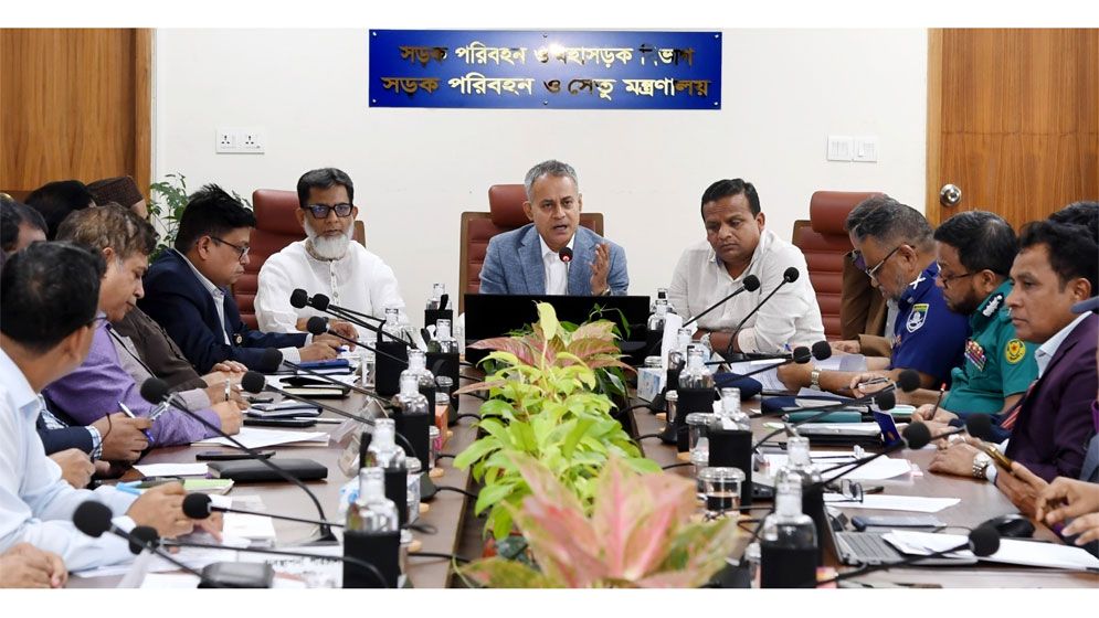 পূজার ছুটিতে নিরাপদ যাত্রা নিশ্চিতে মন্ত্রীর নির্দেশ