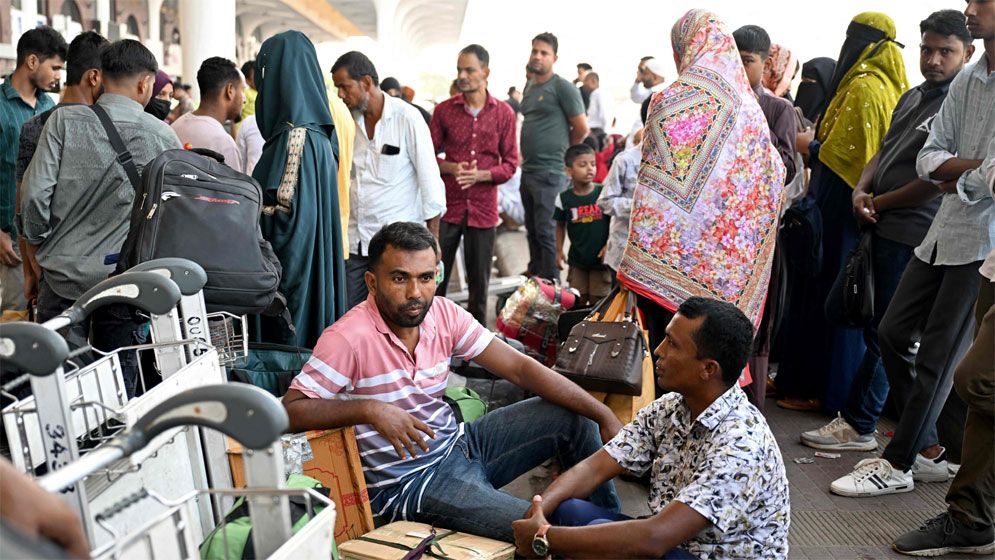 ঢাকা থেকে সৌদিগামী ৬১ ফ্লাইট ব্যাহত, ভোগান্তিতে ৯২৬৯ যাত্রী