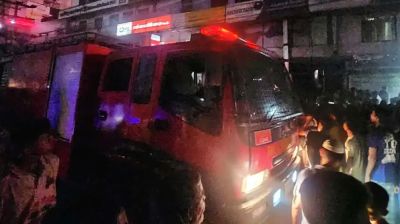 সাভারের সুপার মার্কেটে আগুন, নিয়ন্ত্রণে ফায়ার সার্ভিসের  ৪ ইউনিট