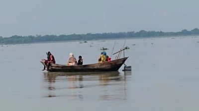 তেঁতুলিয়া নদীতে মা ইলিশ শিকার, দুই নারীসহ আটক ১১