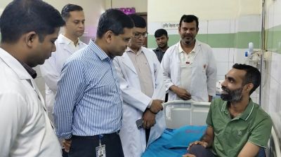 খান সাইফুলের চিকিৎসার অগ্রগতি দেখতে নিউরোসায়েন্স হাসপাতালে ডা. বিটু
