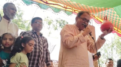 মাটির ব্যাংকে জমানো টাকা বিএনপির নির্বাচনী প্রার্থীকে দিল দুই শিশু