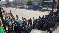উত্তরায় শ্রমিকদের অবরোধ প্রত্যাহার, যান চলাচল স্বাভাবিক